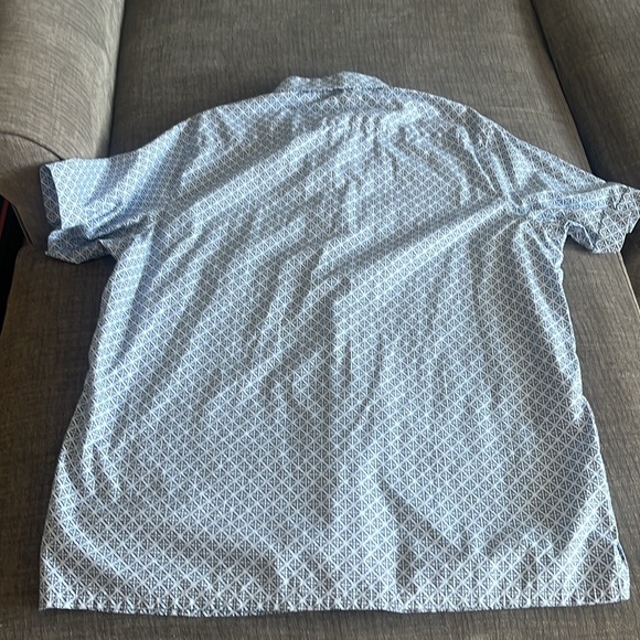 Men’s Short Sleeve Button Down - Picture 3 of 5